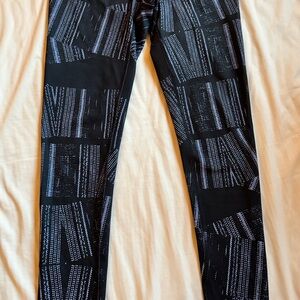 Zella Black and light purple reversible Leggings